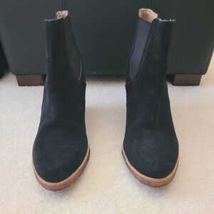 Gently Worn Splendid Black Suede Ankle Boots Sz 8